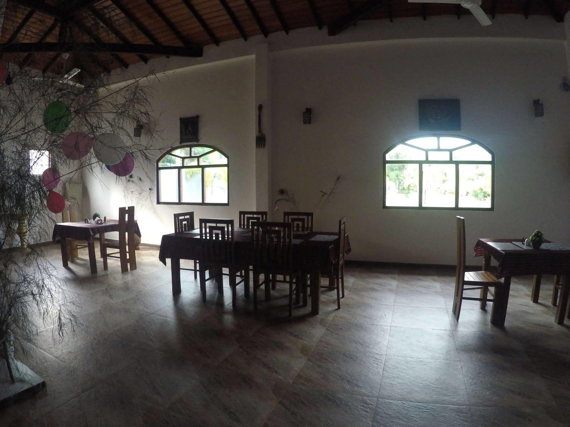Dhammika Magic Palace Wadduwa Exteriör bild