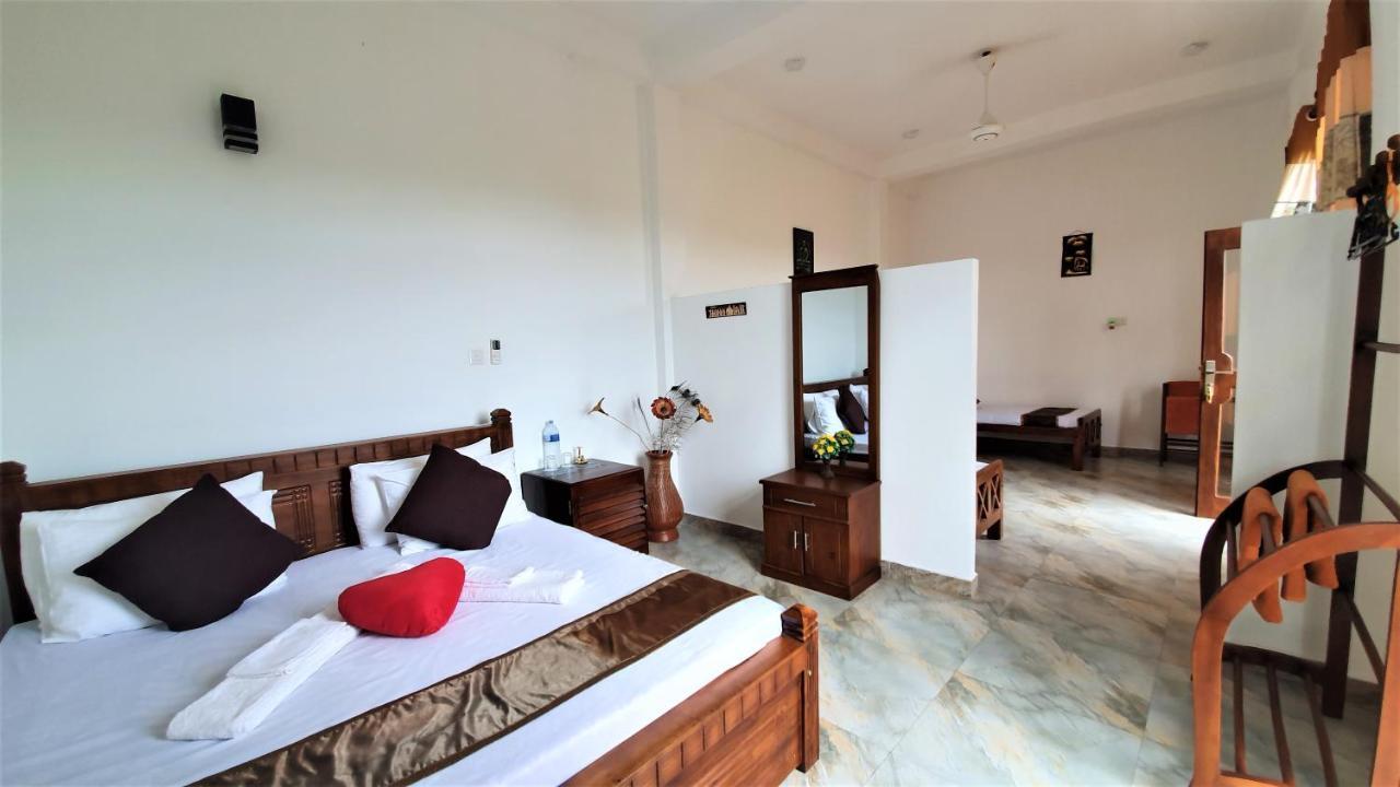Dhammika Magic Palace Wadduwa Exteriör bild