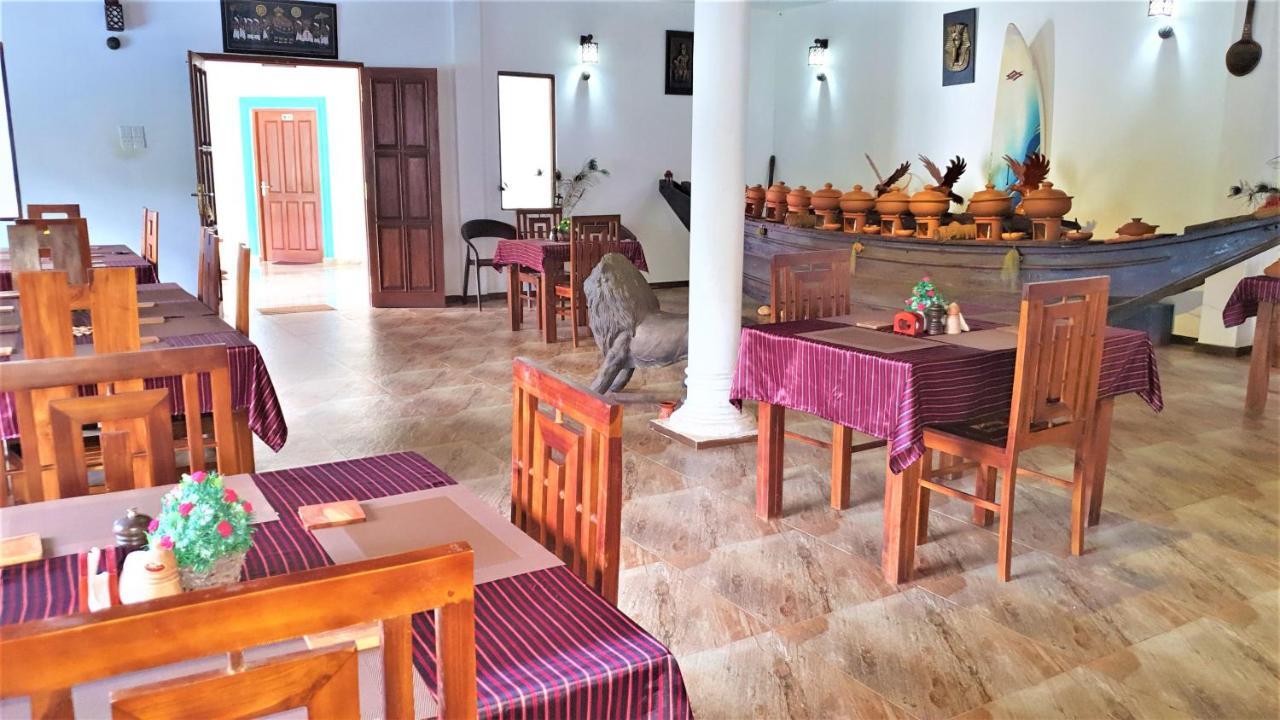 Dhammika Magic Palace Wadduwa Exteriör bild