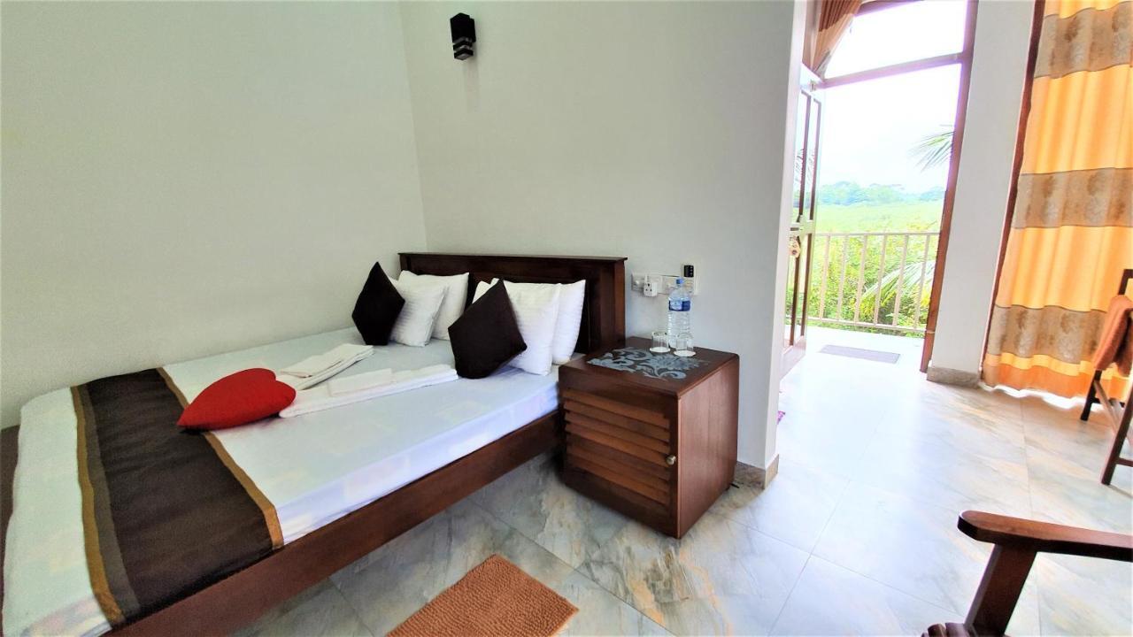 Dhammika Magic Palace Wadduwa Exteriör bild