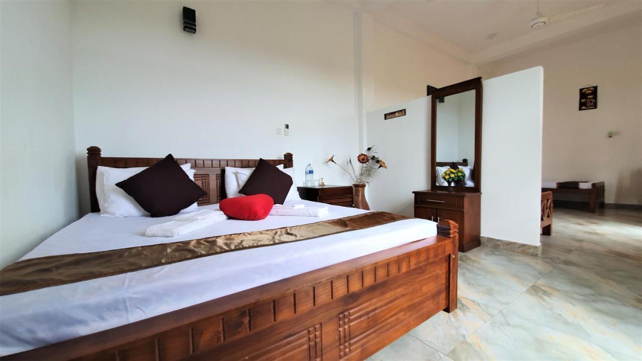 Dhammika Magic Palace Wadduwa Exteriör bild