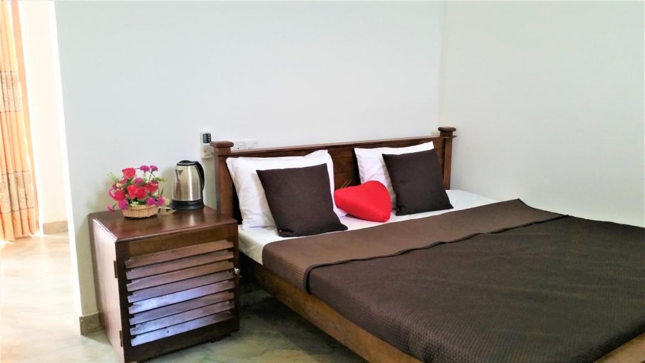 Dhammika Magic Palace Wadduwa Exteriör bild